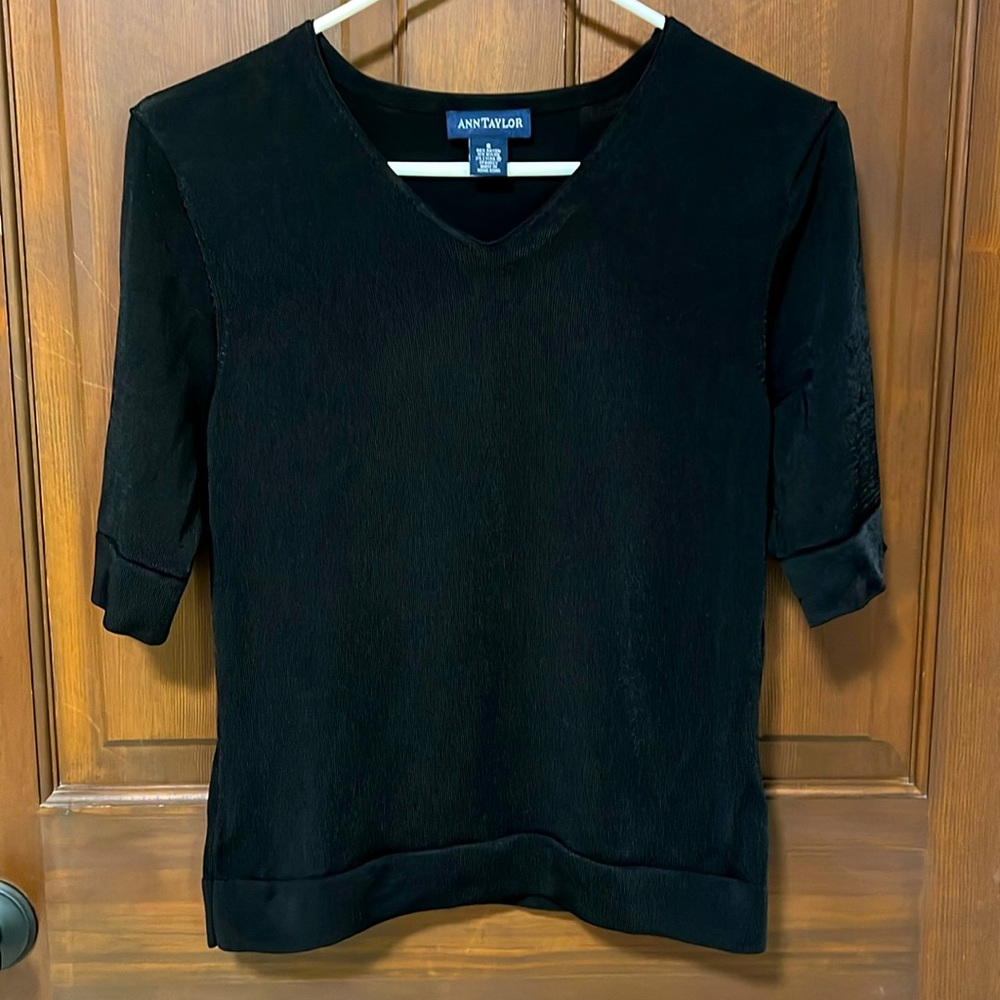 Black fitted silkie top by Ann Taylor SZ Small